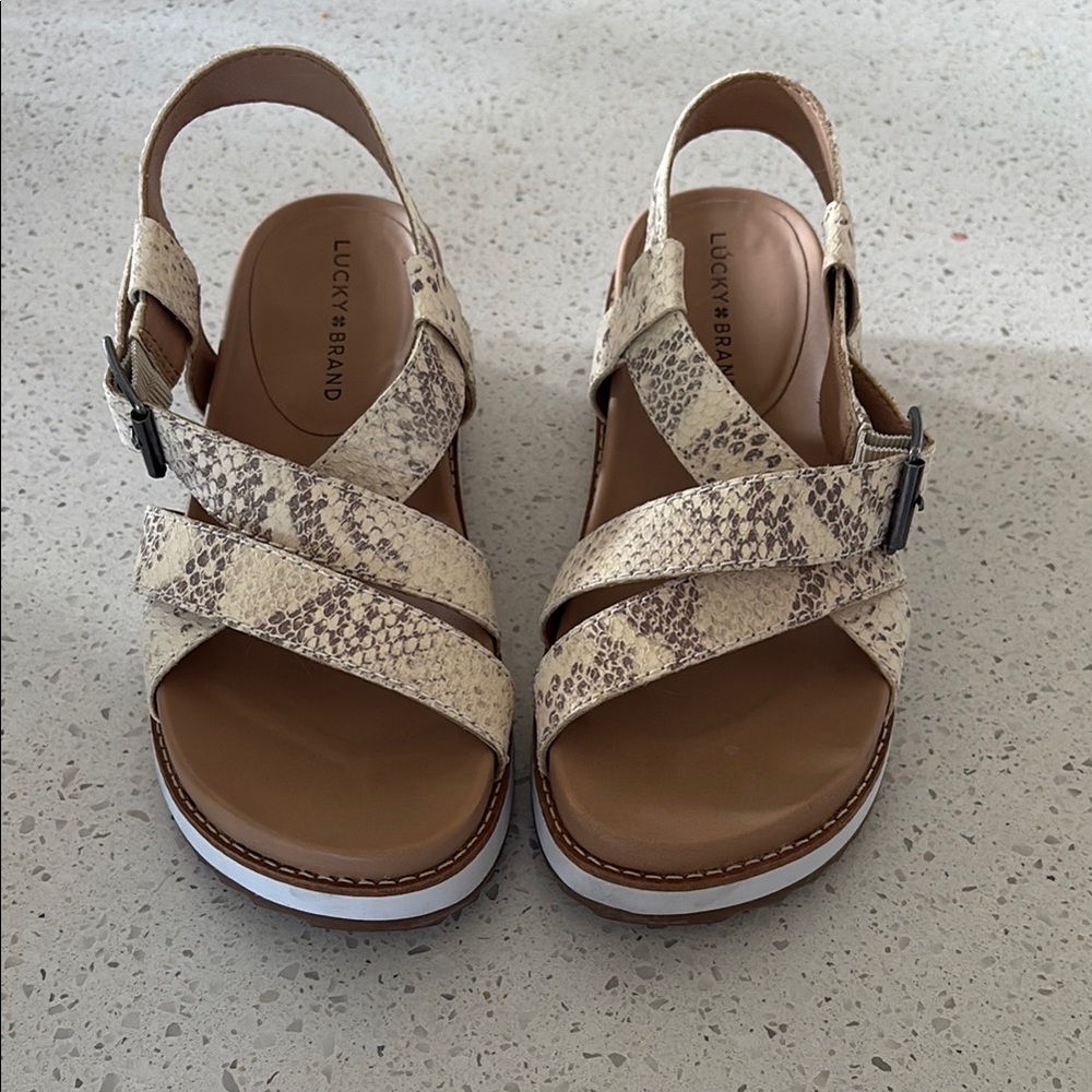 Lucky Brand Women's Cream Sandals